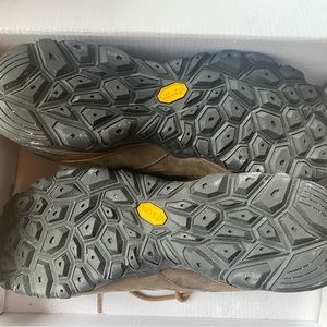 Merrell Hiking boots - new!